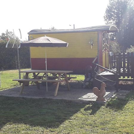 Le Pick Up 403 Vintage Hotel Oradour-sur-Glane Exterior foto