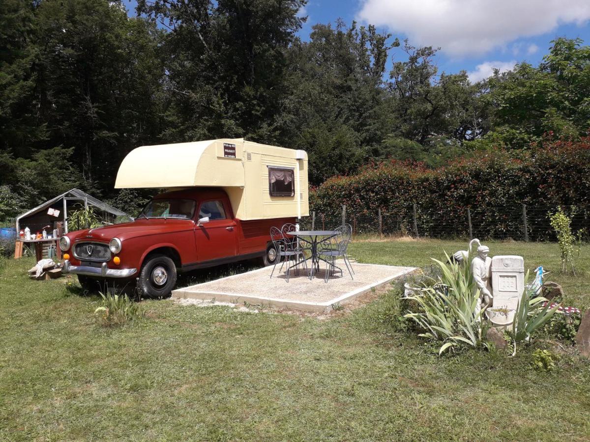 Le Pick Up 403 Vintage Hotel Oradour-sur-Glane Exterior foto