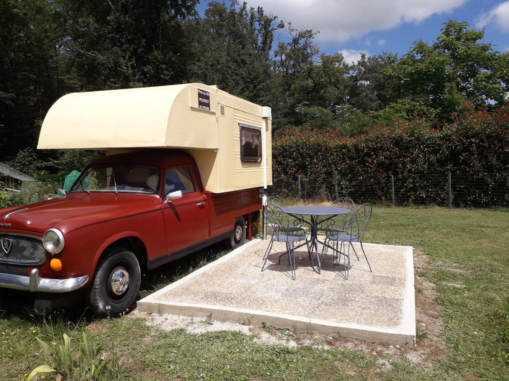 Le Pick Up 403 Vintage Hotel Oradour-sur-Glane Exterior foto