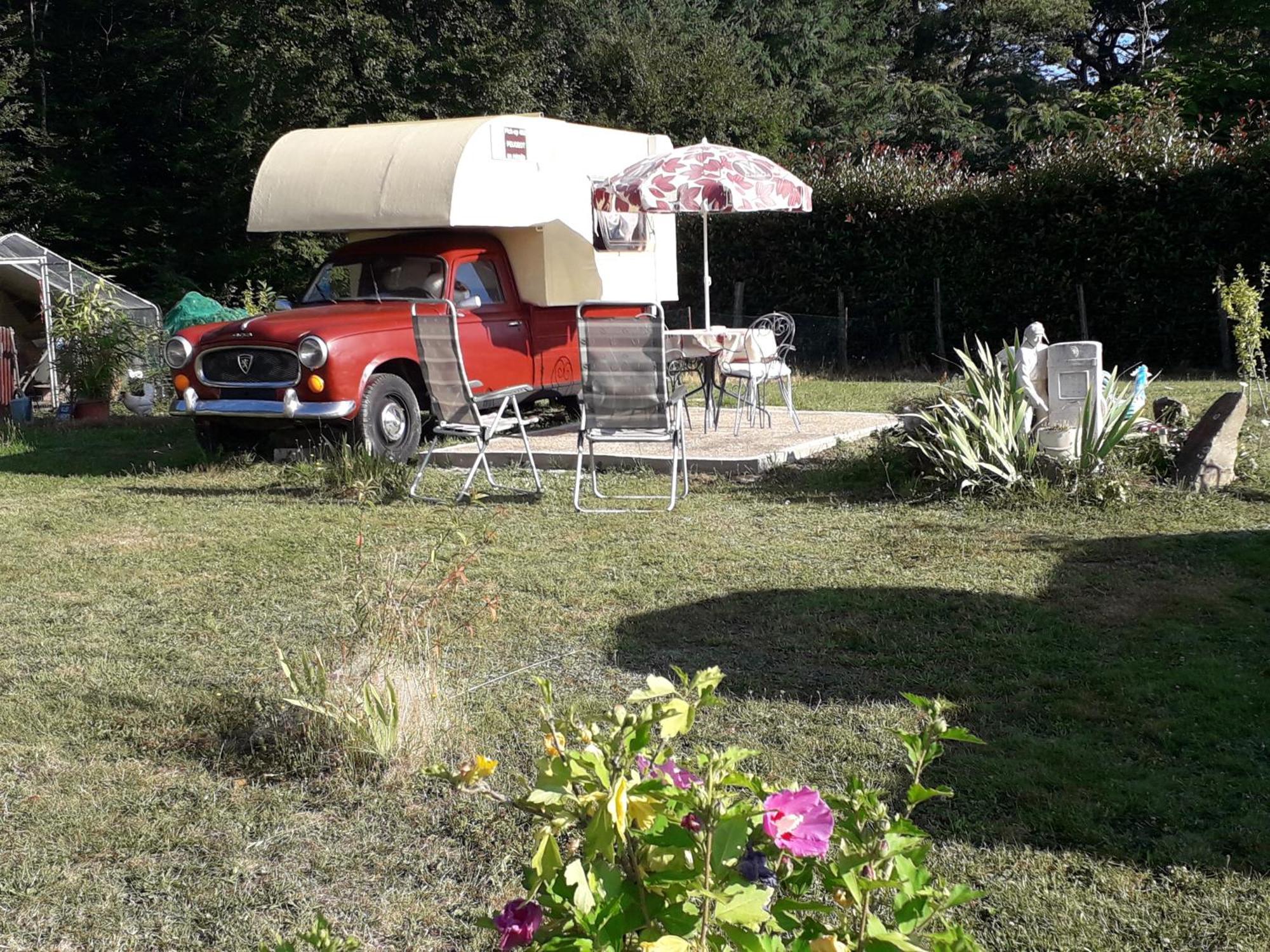 Le Pick Up 403 Vintage Hotel Oradour-sur-Glane Exterior foto